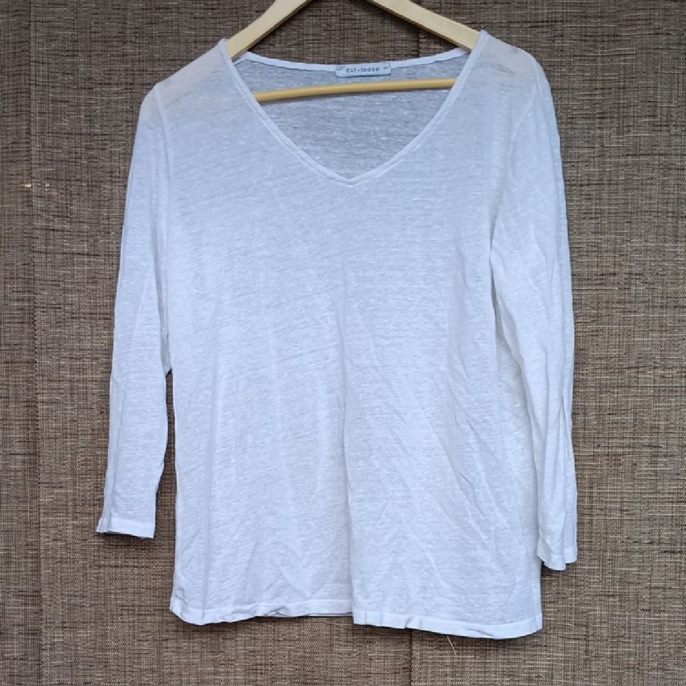 Cut Loose White Long Sleeve Boxy Linen V-Neck Top